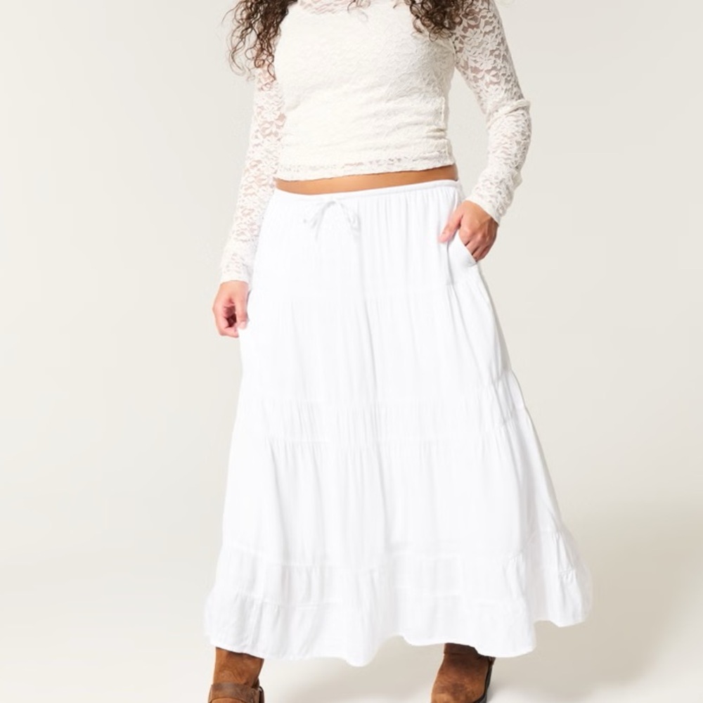 HOLLISTER TIERED WHITE MAXI SKIRT  - NEVER USED